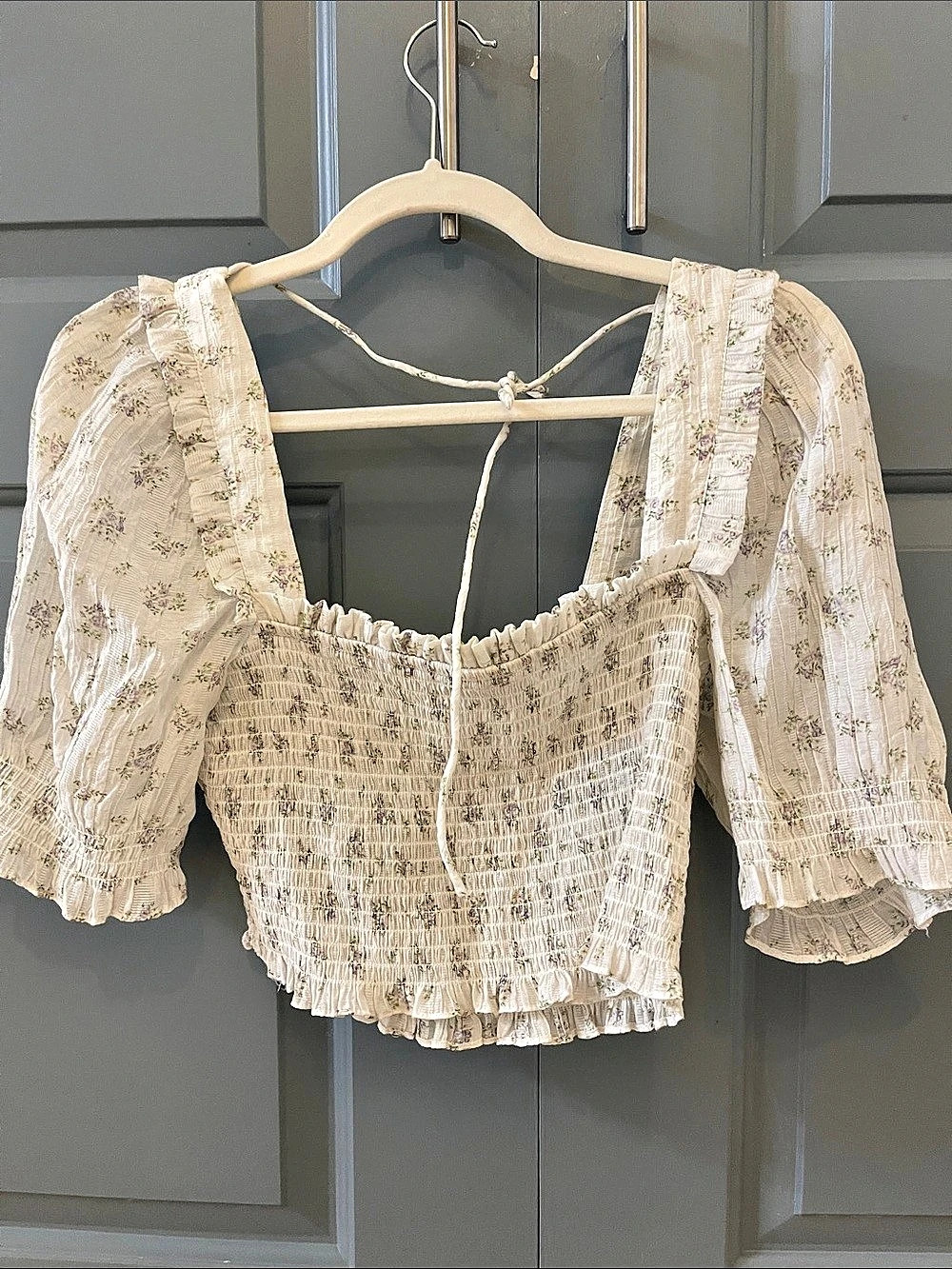 H&M Smocked Cropped Top Floral Crop Top Cream & Purple Medium